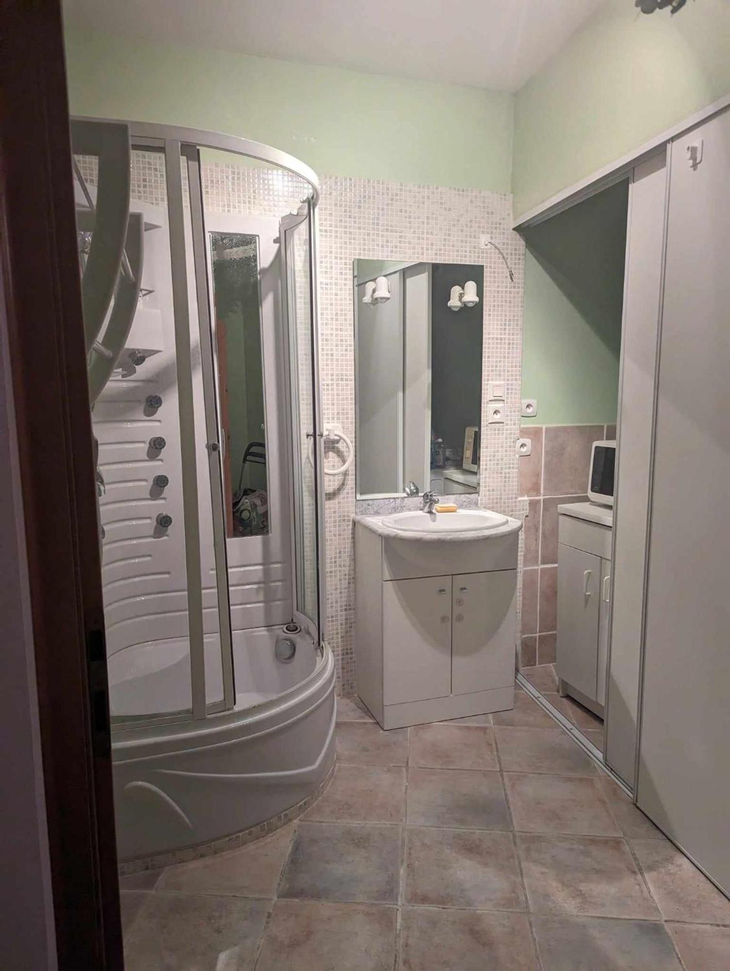 Chambre Climatisee Avec Espaces Privatifs Dont Salle De Bain Et Wc La Liviniere Zewnętrze zdjęcie